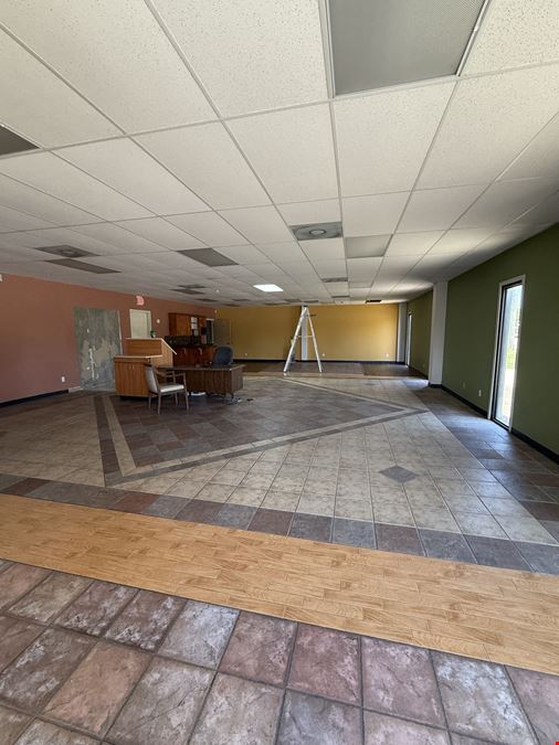 Former Kelly's Custom Floors