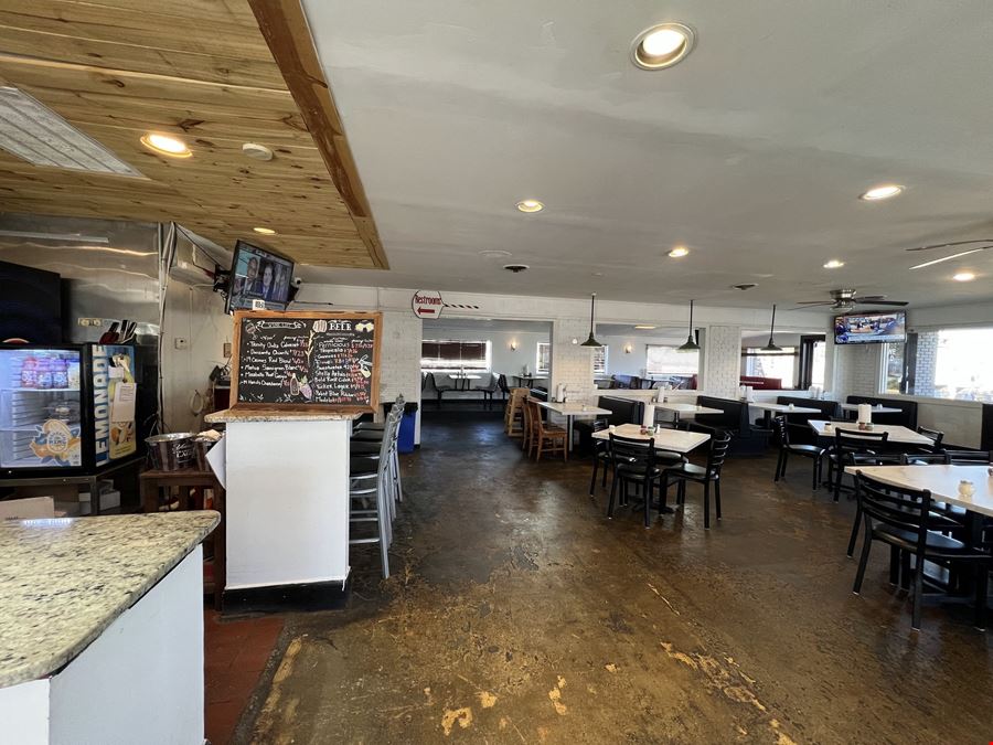 4437 Cowan Rd