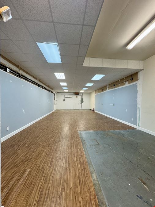 Small-Bay Units with Office/Warehouse Space