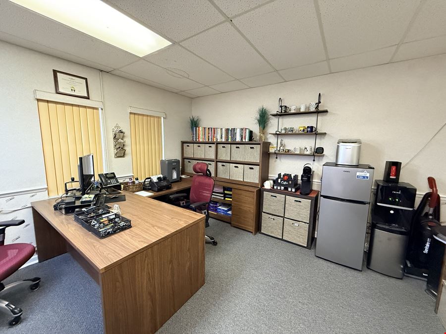 Office in Eagle Lake