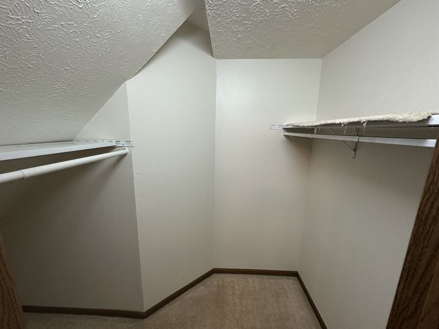 1,274 SF DUPLEX FOR LEASE