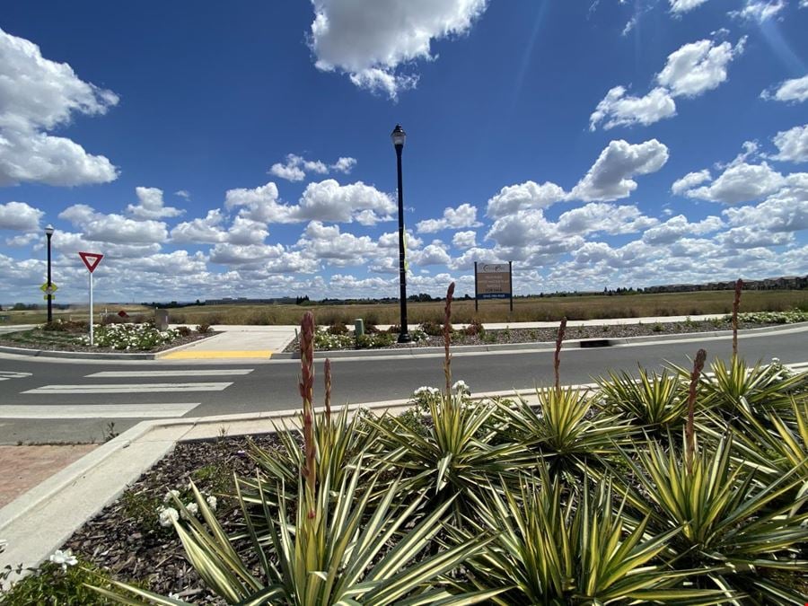 QSR/Retail Pad Site - 1.0ac - near SEC Blue Oaks Blvd & Roseville Pkwy