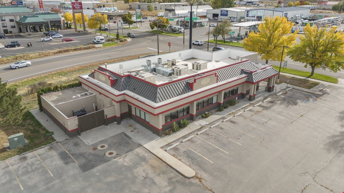 950 Lindsay Blvd