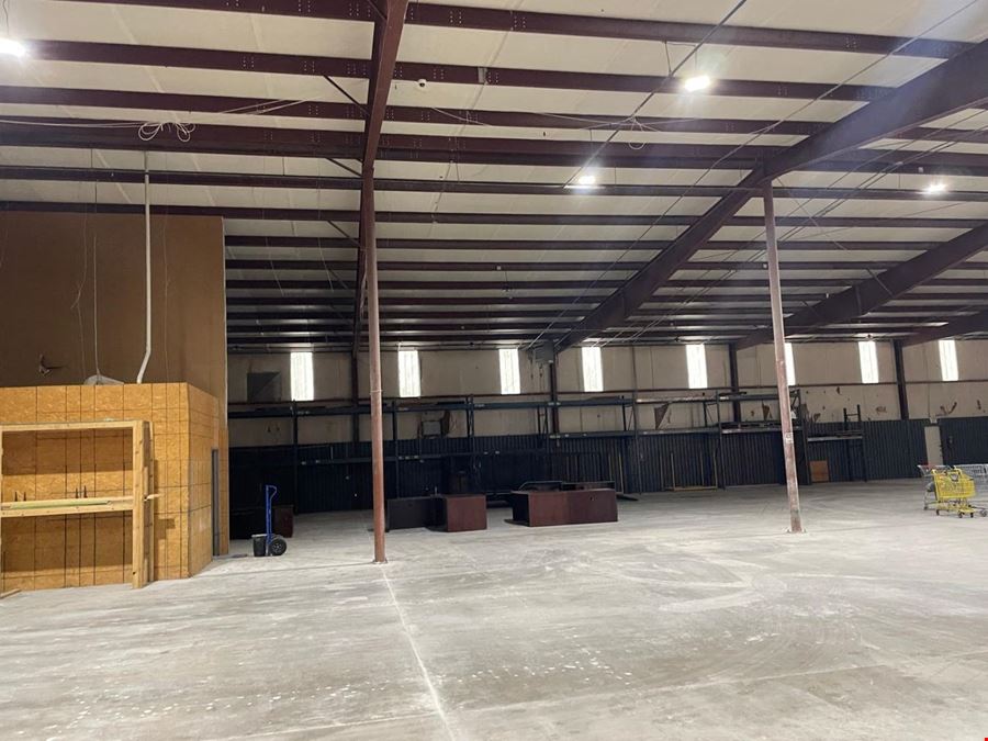 12337 E 1st St - Industrial