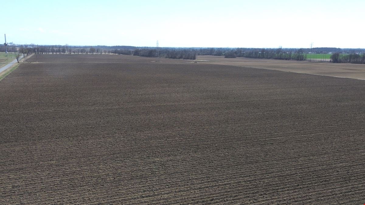 124 Acres with Rail