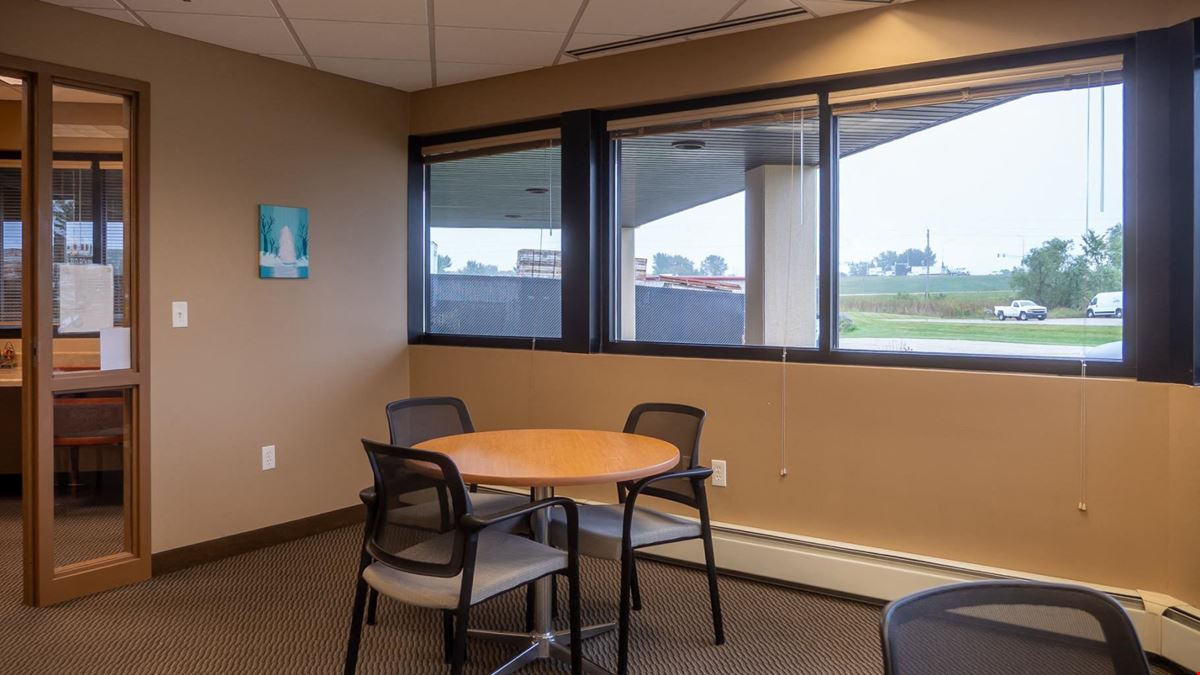 Flexible Commercial Space with Office & Warehouse