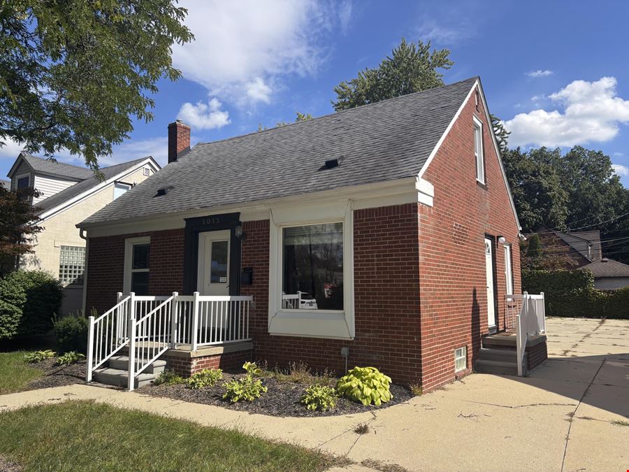 1013 S Main St