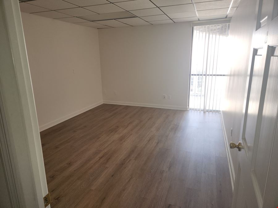 Executive Office Suites for Lease at The Blackstone Building (Internet Included)