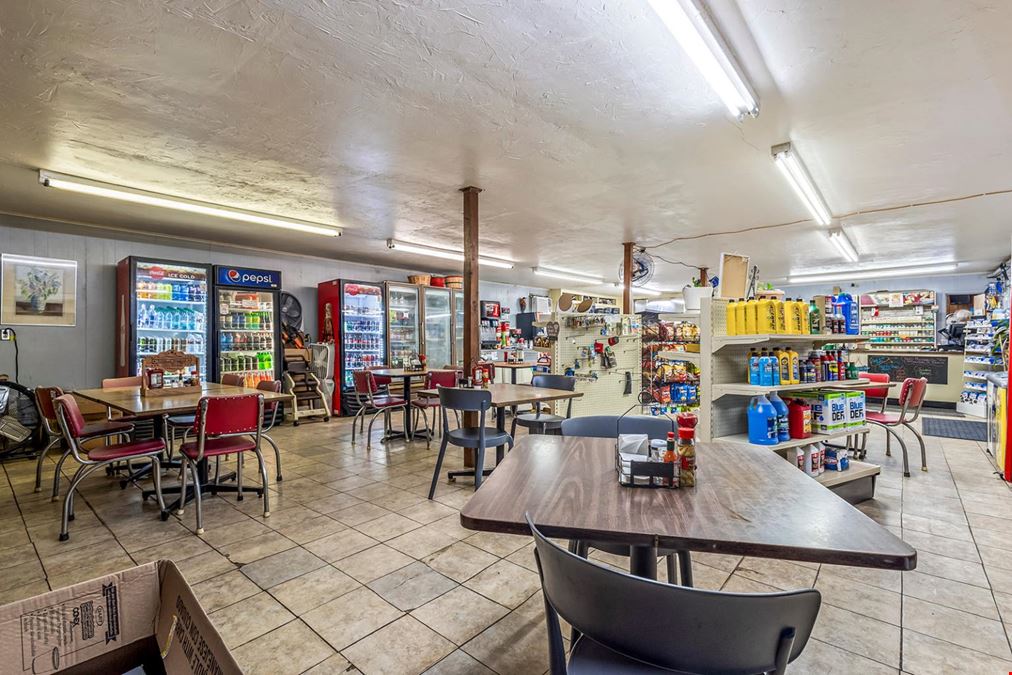 Convenience Store in Naples, TX for Sale