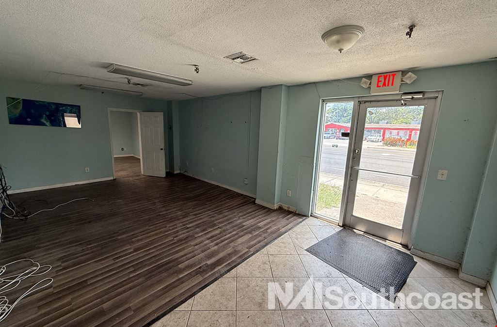 ±16,200 SF Commercial Warehouse & Distribution Center