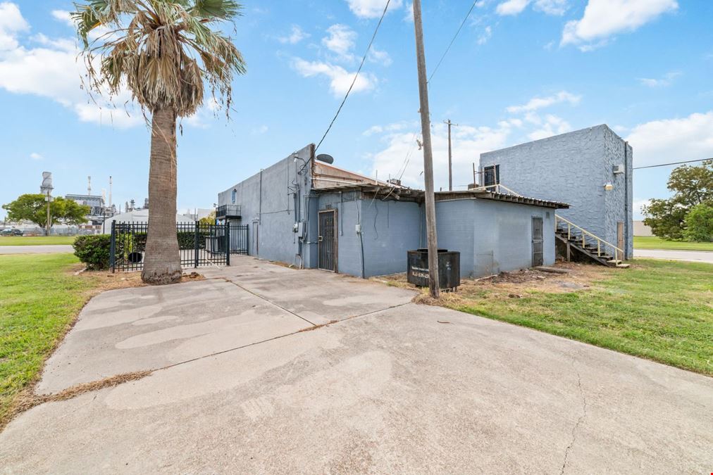 Cheap Retail! 330 Texas Ave (Texas City)