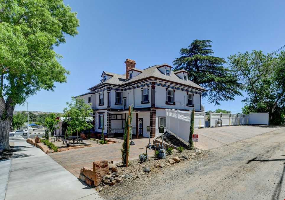 Mansion by the Square- Fully Remodeled, Furnished 10 unit Apartment Building