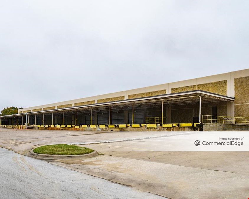 2205-2215 E. Pioneer Dr.