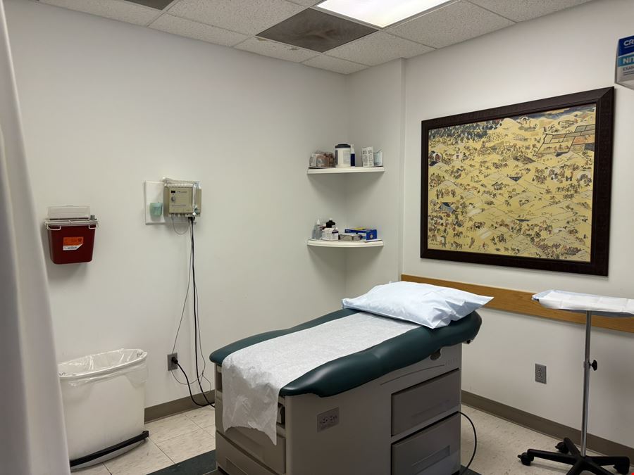 1545-1547 Columbia Tpk- Medical Office for Sale or Lease