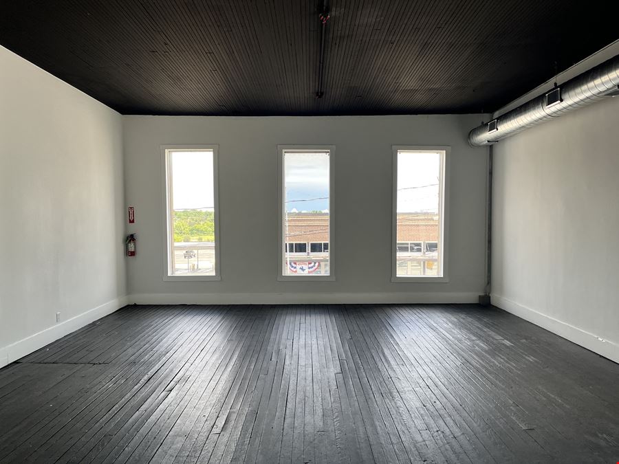 209 N Main St