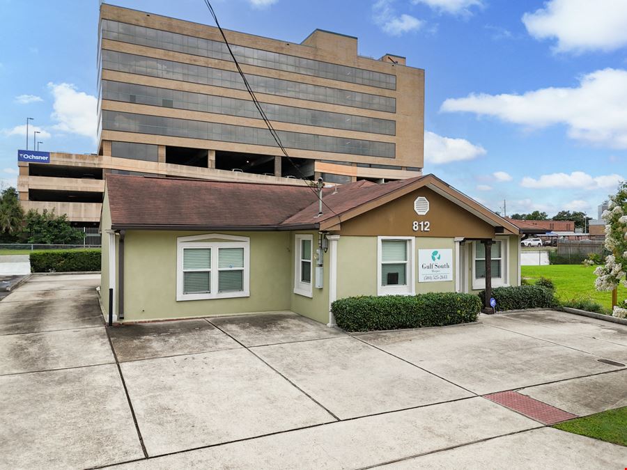 Corner Retail Redevelopment Opportunity on Veterans Memorial Blvd