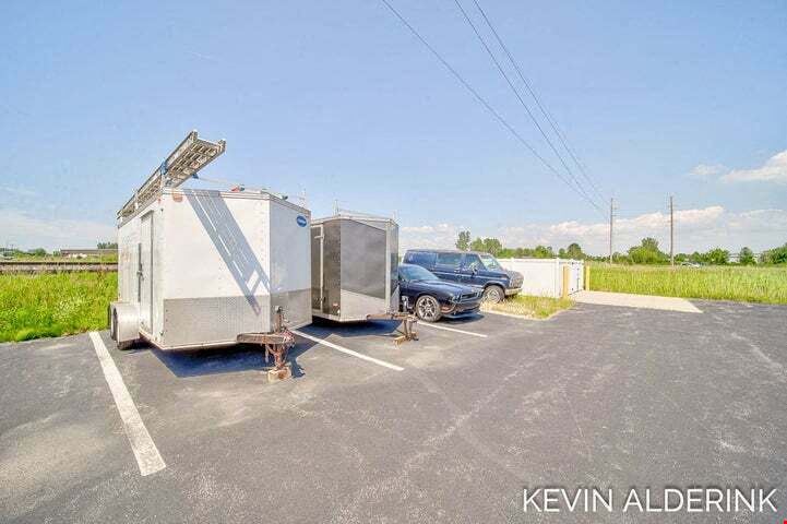 2,600 SF Commercial Condo w/Living-Work Space & Garage Bay