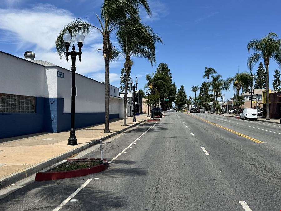 1226 S Main St, Santa Ana, CA 92707