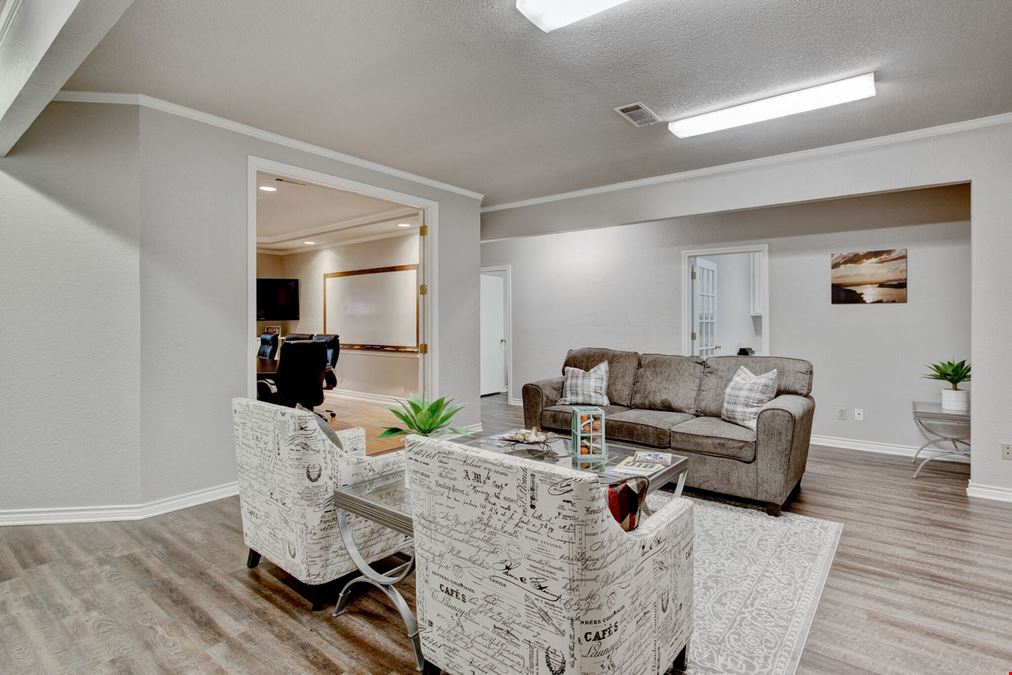 1721-1725 E Southlake Blvd