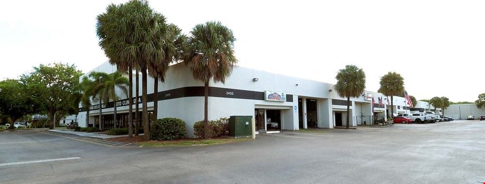 Palm Plaza