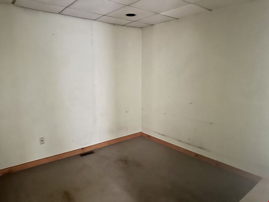 Retail/Office - 202 S Eldorado, Unit C2