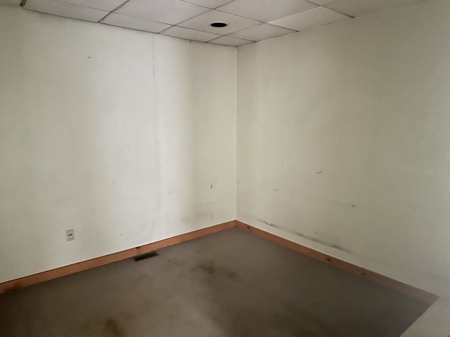 Retail/Office - 202 S Eldorado, Unit C2