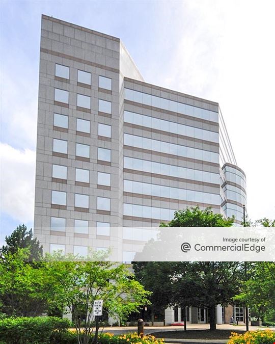 25 NW Point Blvd