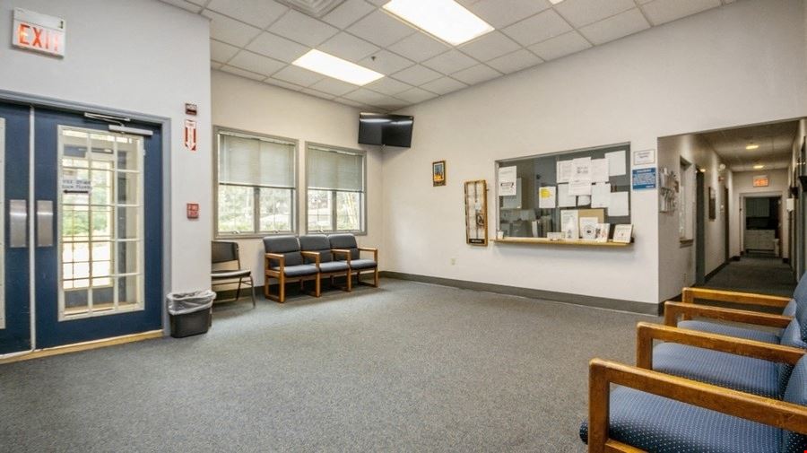 6.9% CAP NNN / Medical Office / 1.5 miles from I-84