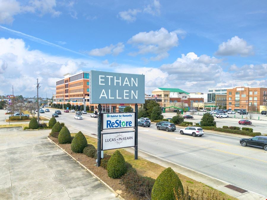21,497 SF Big Box Retail Opportunity near Perkins Rowe