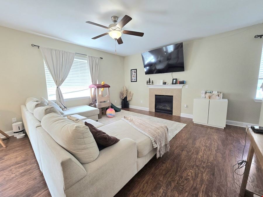13704 Kristina St