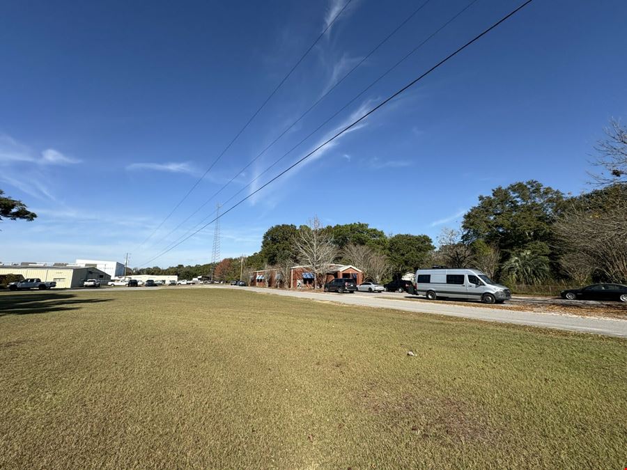 101 E Roberts Road