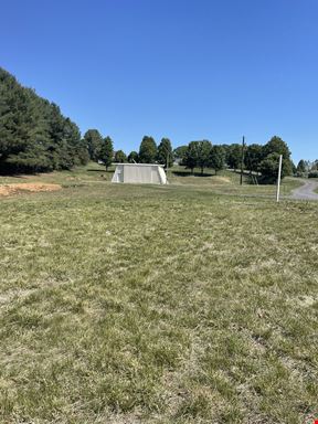 Versatile Industrial Shop for Lease