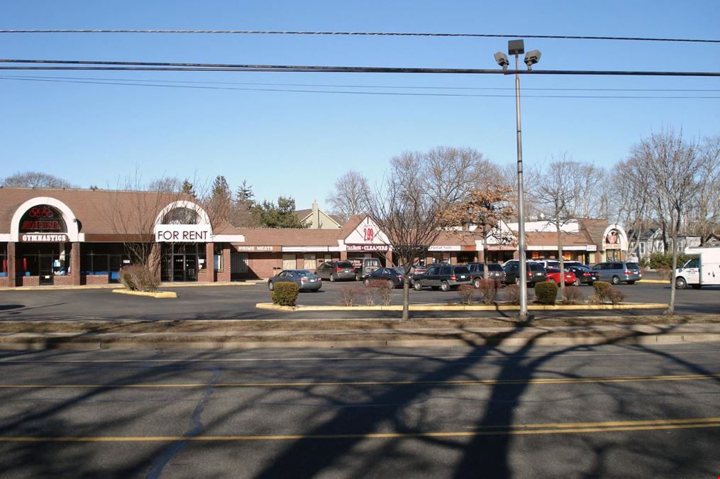 581-601 Montauk Hwy.