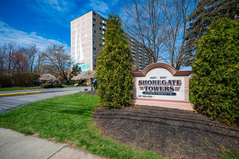 Receivership Sale | Shoregate Towers | 404 Units | 40% Occupied