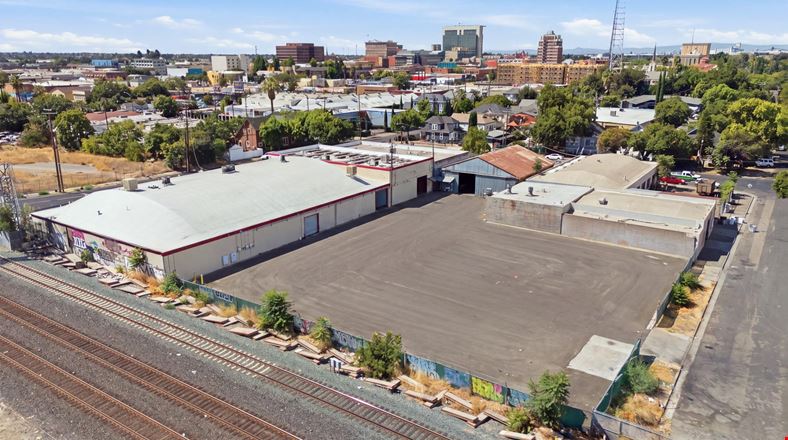 Preview of Industrial space for Rent at 945 East Lindsay Street