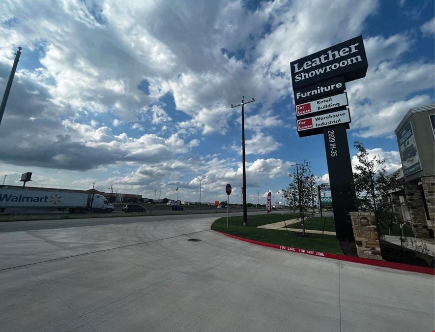 2609 South Interstate 35 Retail