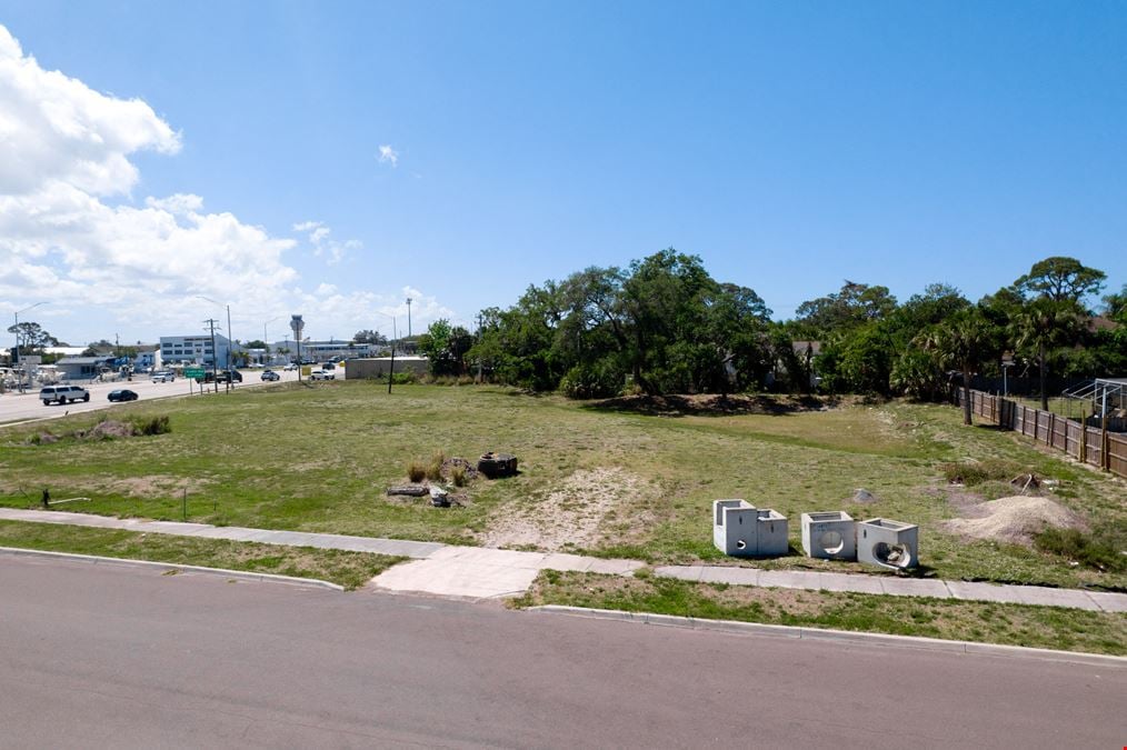 7972 N Tamiami Trl