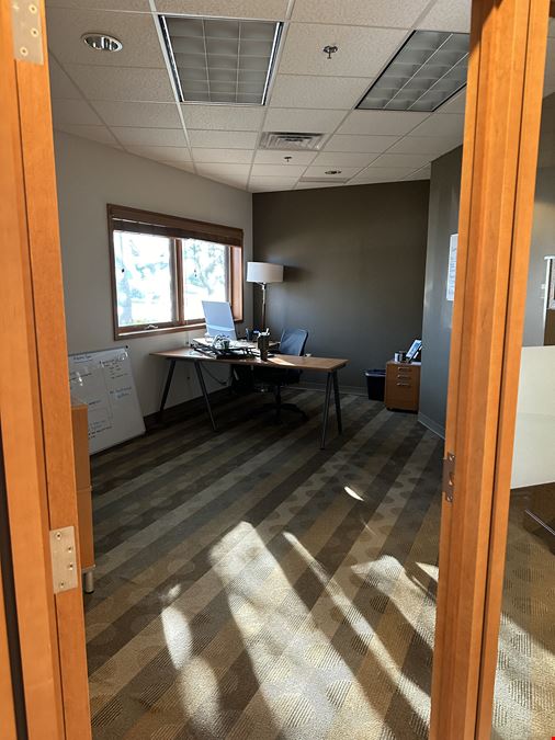 Prime Kirkwood Office Space