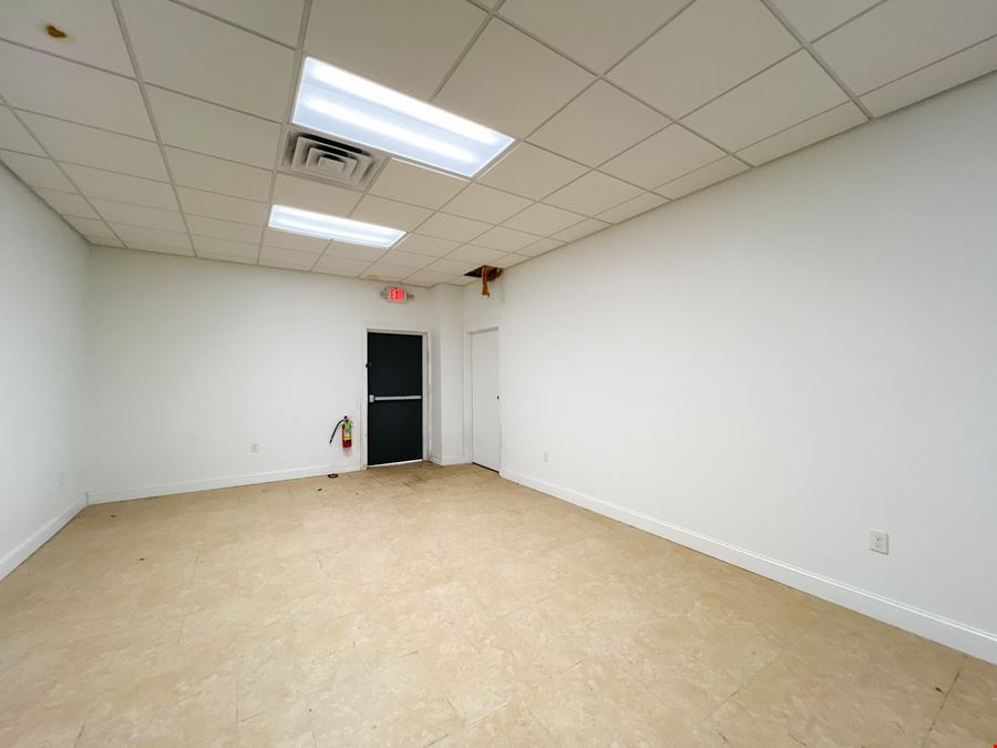 Versatile Second-Floor Space Near Lakeside Shopping Center