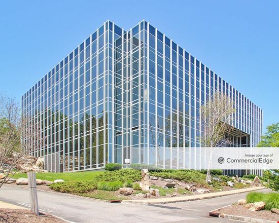 Preview of Office space for Rent at 925 Westchester Avenue
