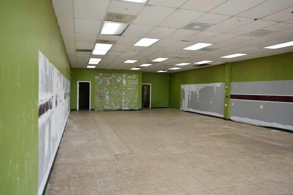 Antoine Retail Center
