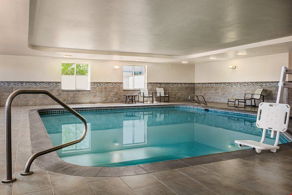 Holiday Inn Express & Suites Colorado Springs Central