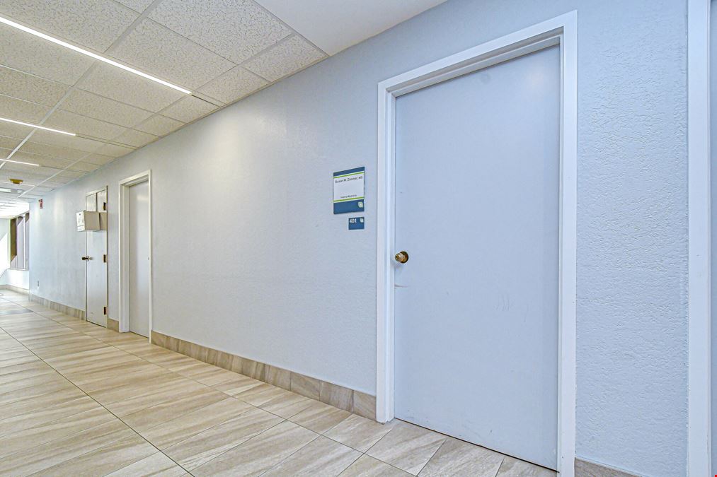 Habana Professional Suites,  Unit#401