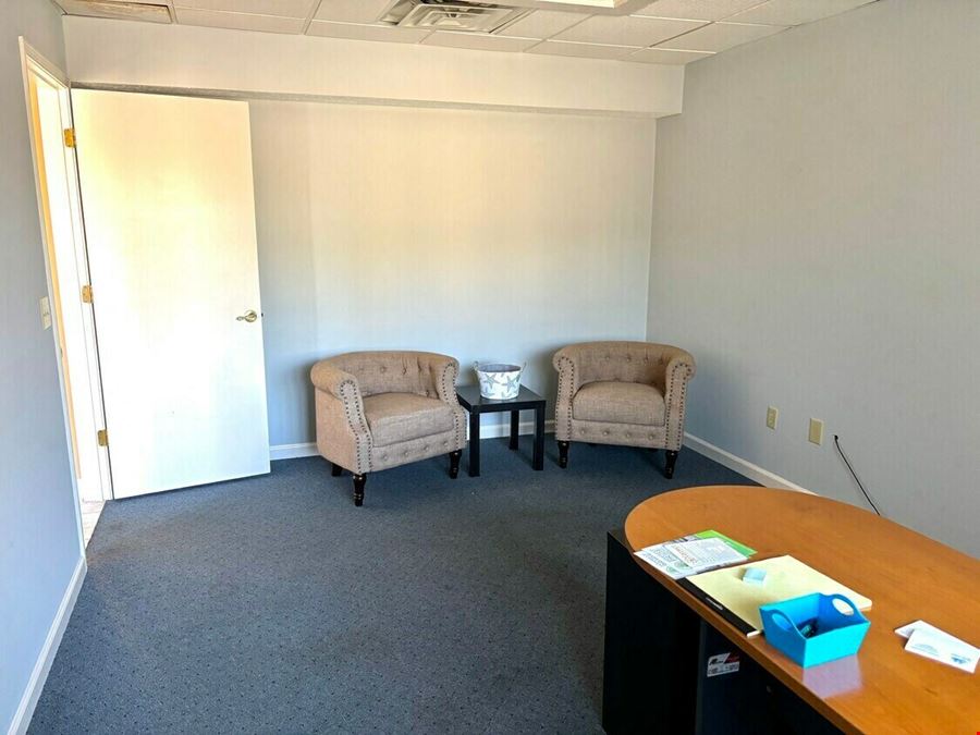 1543 Kingsley Ave #7