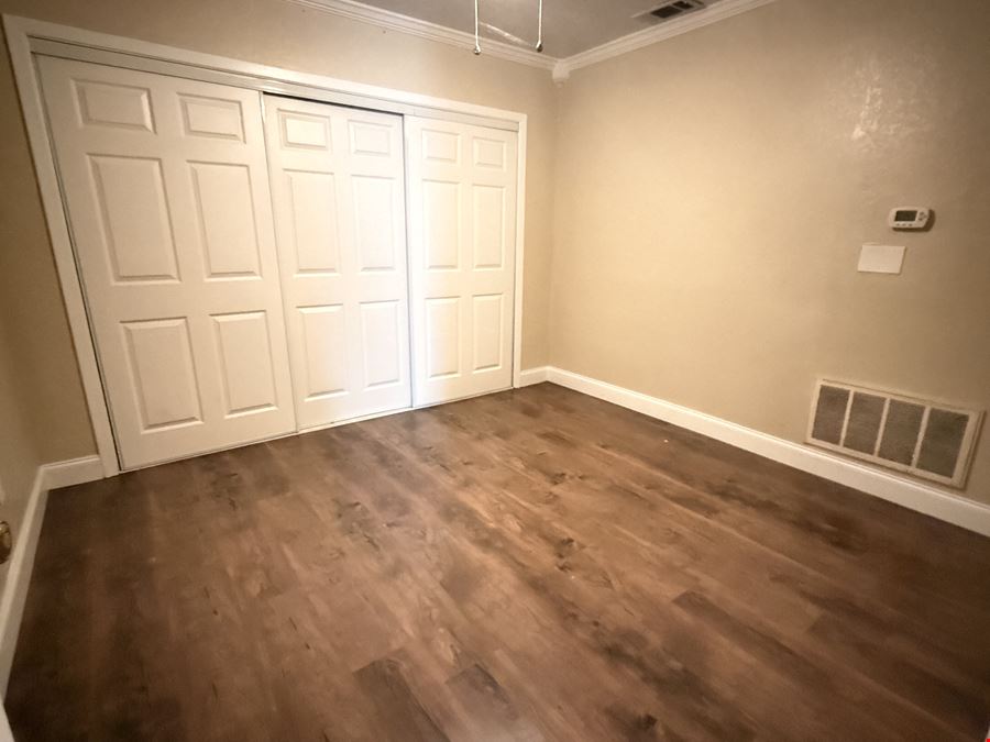  Updated Office Suites + Optional Live/Work Apartment | 4,532 SF | Downtown New Port Richey