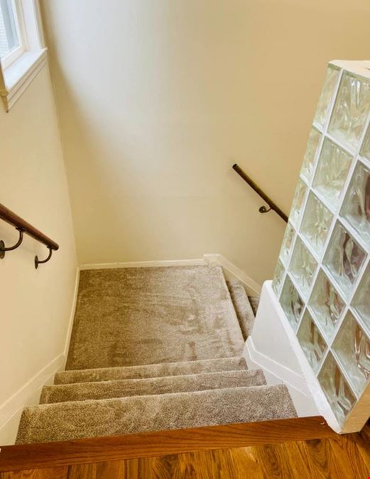 239 Roslyn Rd