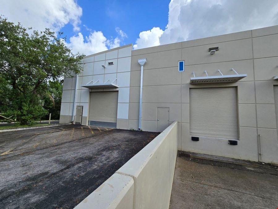 1 Dock High and 1 Drive in Door-Coral Springs