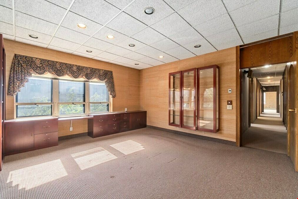 609 Farmington Ave
