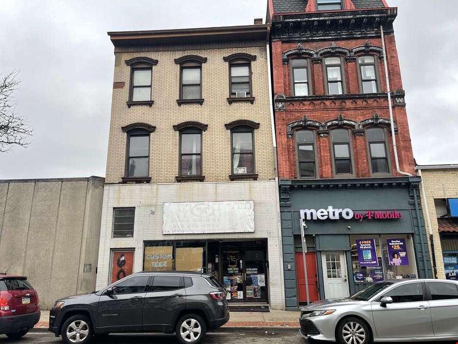 For Lease | 2,500 SF Retail | North Side