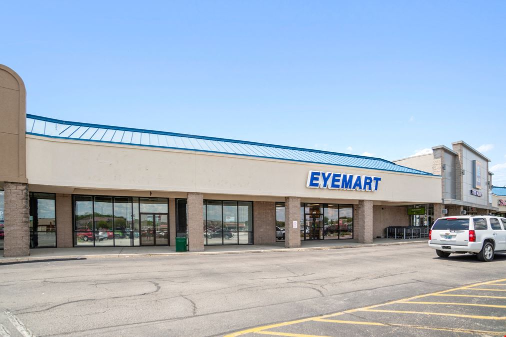 Aldi & Eyemart Express at Parkway Pointe